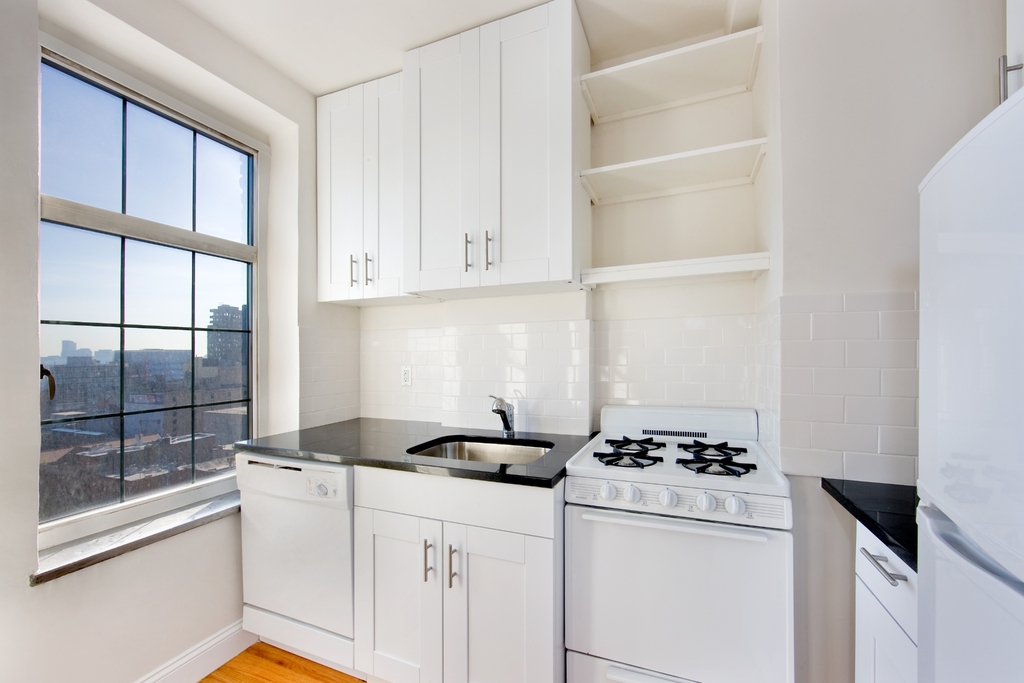 465 West 23rd Street - Photo 3