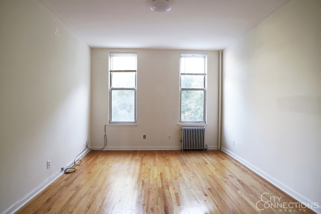 175 Meserole Ave - Photo 0