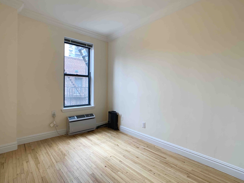 210 E 83rd Street - Photo 3