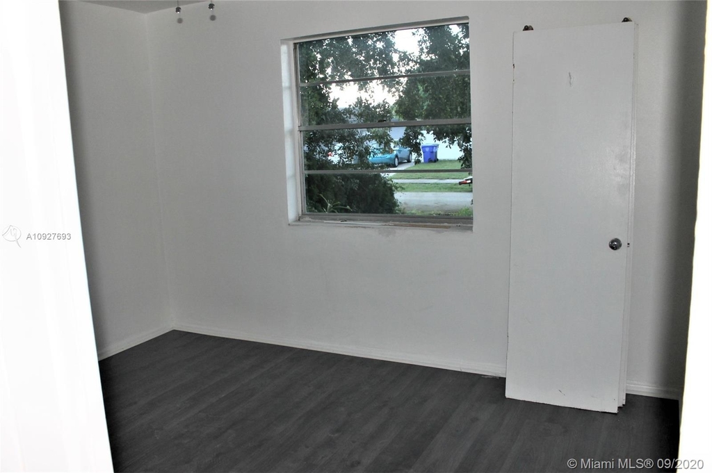 3751 Sw 32nd Ct - Photo 6