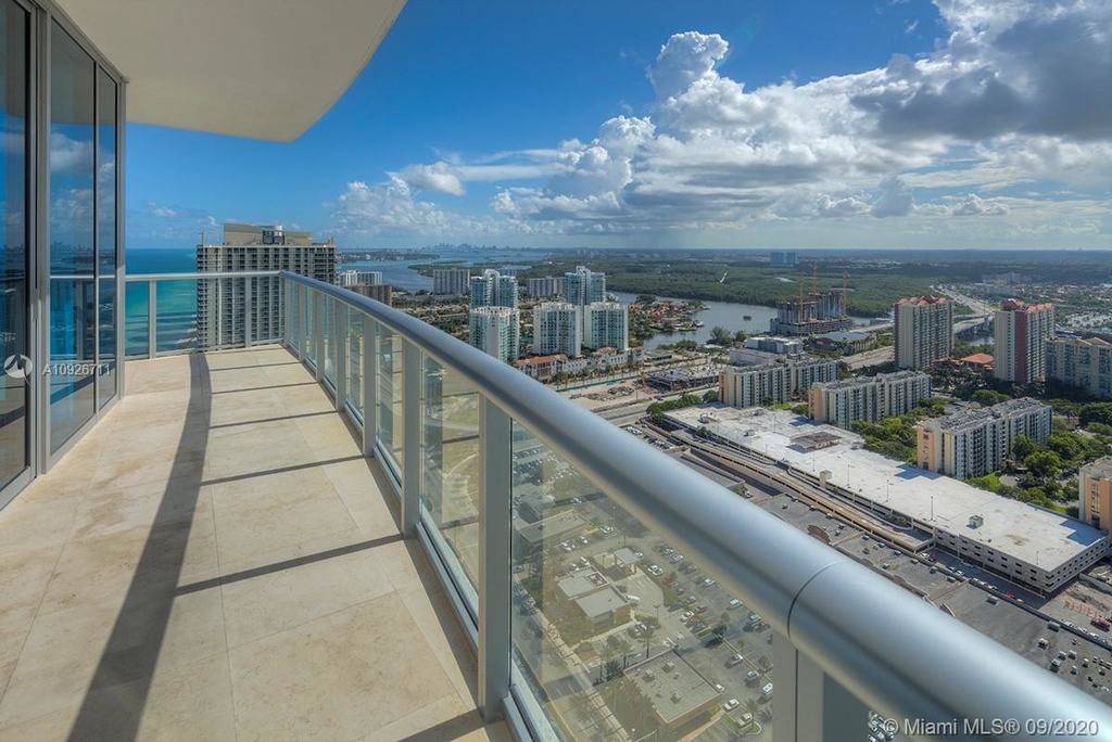 17001 Collins Ave - Photo 19