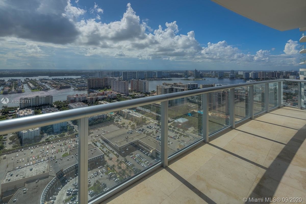 17001 Collins Ave - Photo 25