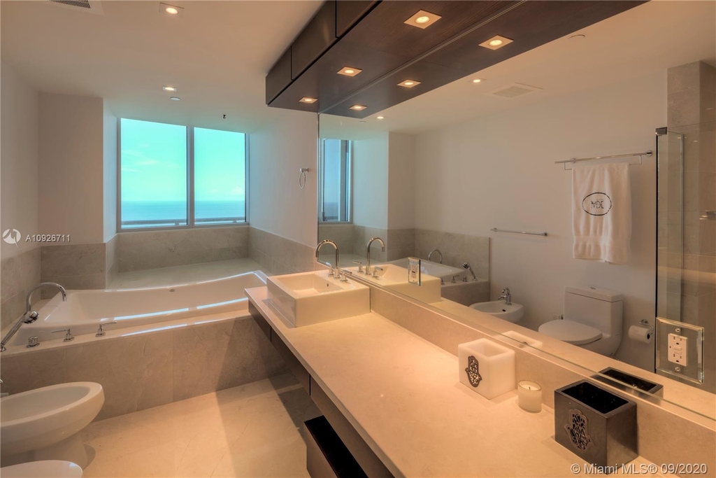 17001 Collins Ave - Photo 12