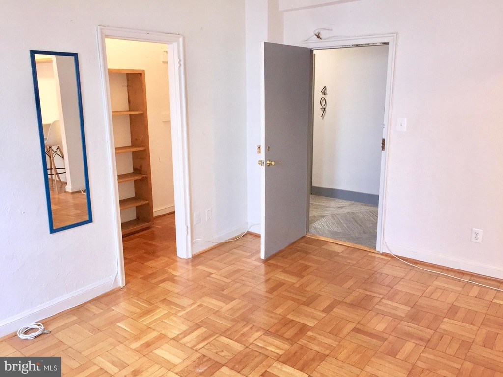 1010 25th Street Nw - Photo 1