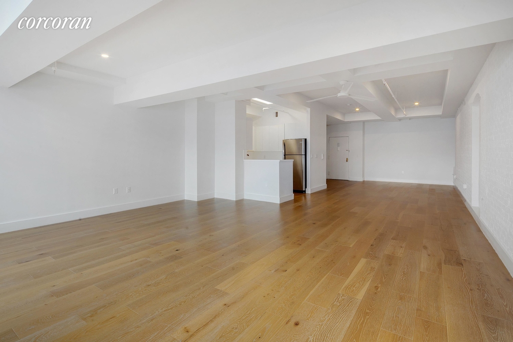 275 Park Avenue - Photo 2