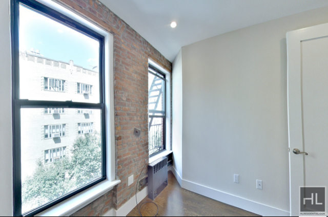 156 West 20th Street - Photo 2