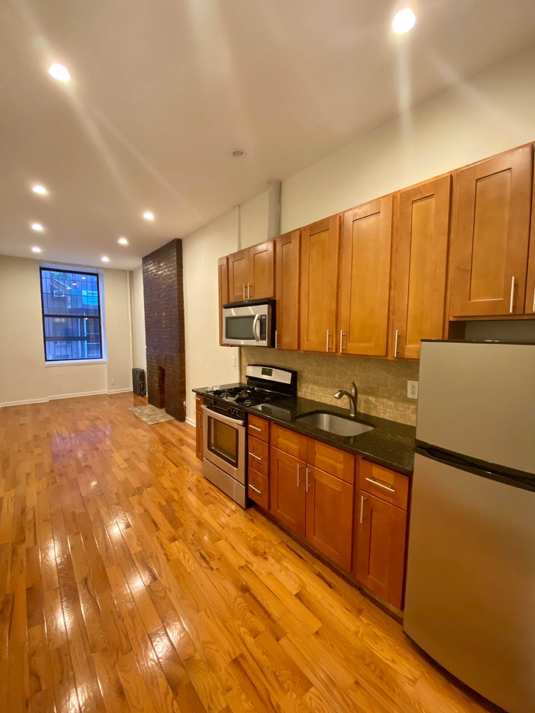 459 West 49th Street - Photo 1