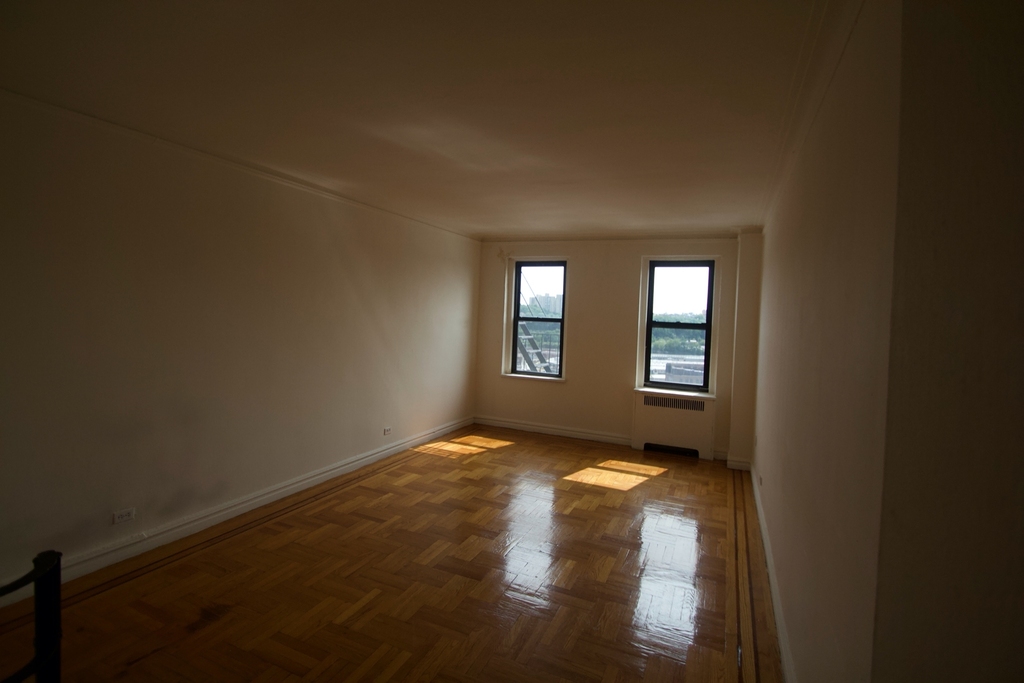 30 Park Terrace East - Photo 9