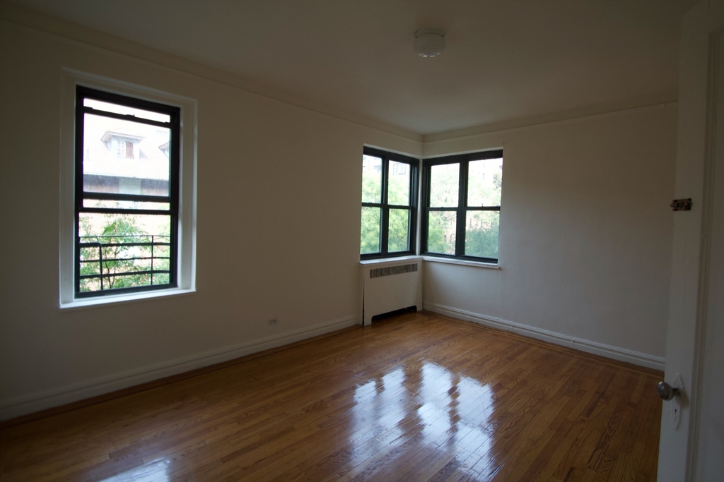 30 Park Terrace East - Photo 1