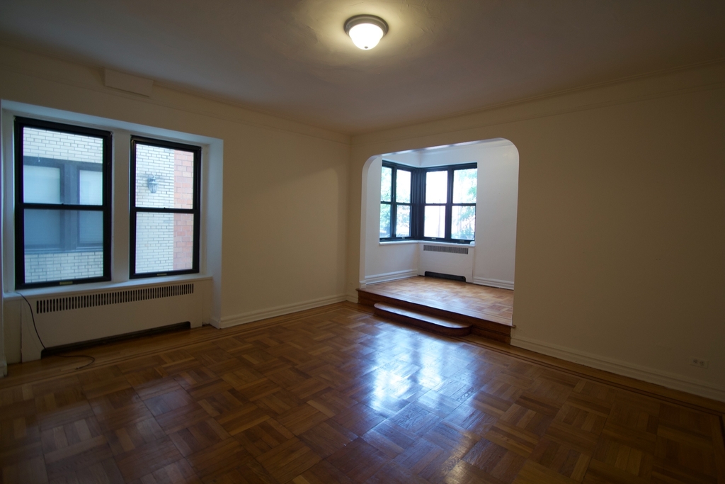 30 Park Terrace East - Photo 2