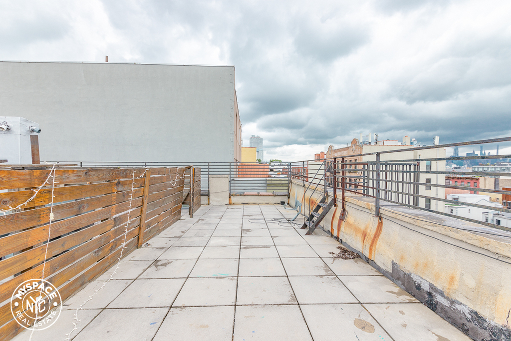 132 Havemeyer Street - Photo 11