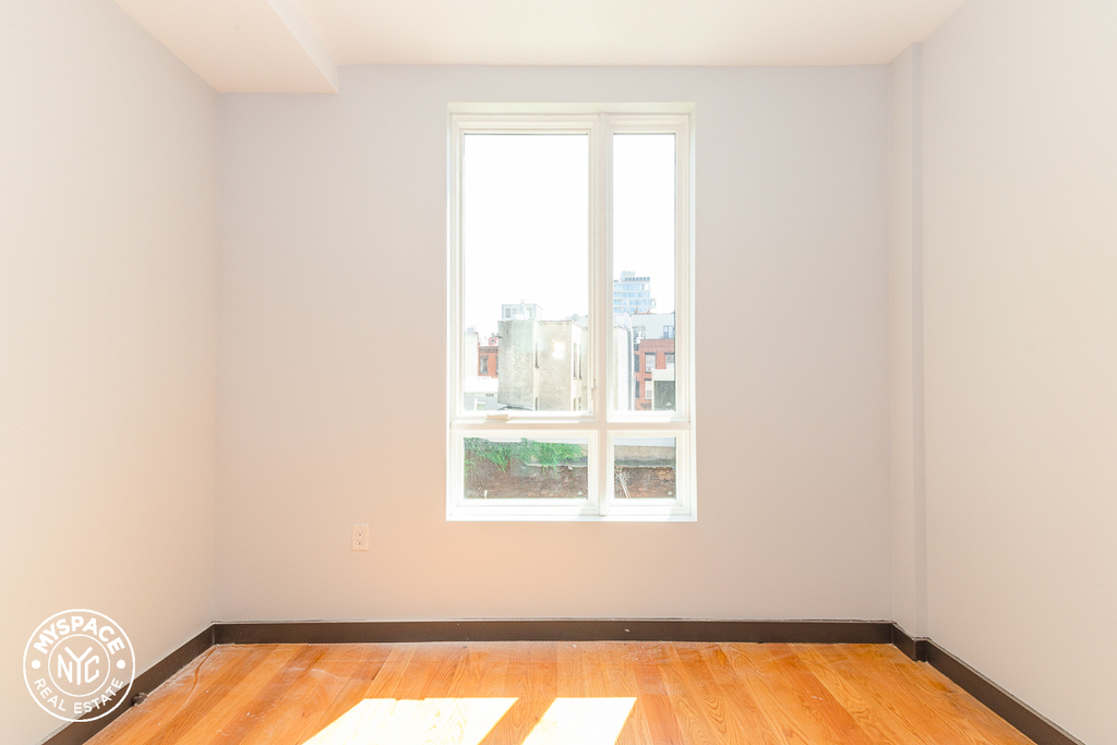 268 Metropolitan Avenue - Photo 6