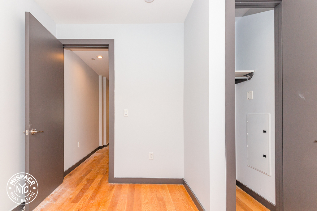 268 Metropolitan Avenue - Photo 10