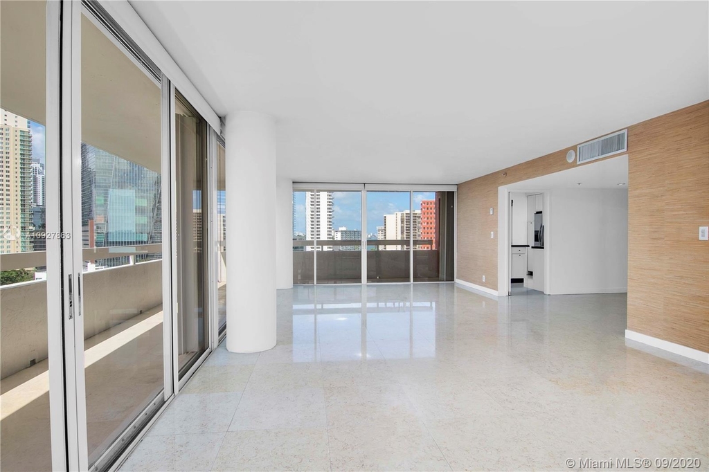 1627 Brickell Ave - Photo 4