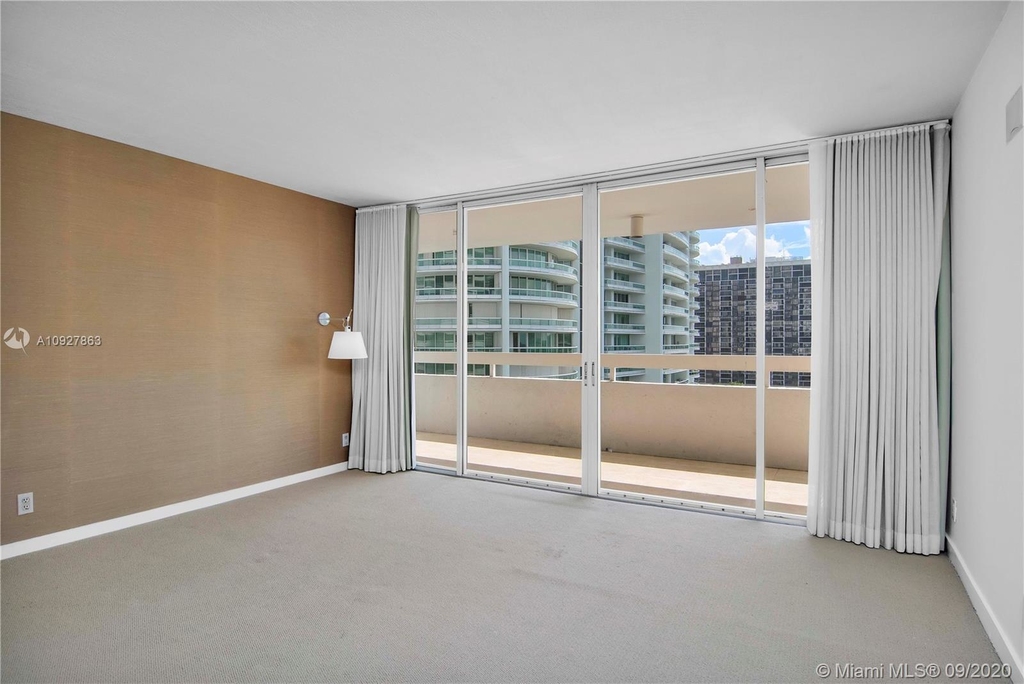 1627 Brickell Ave - Photo 20