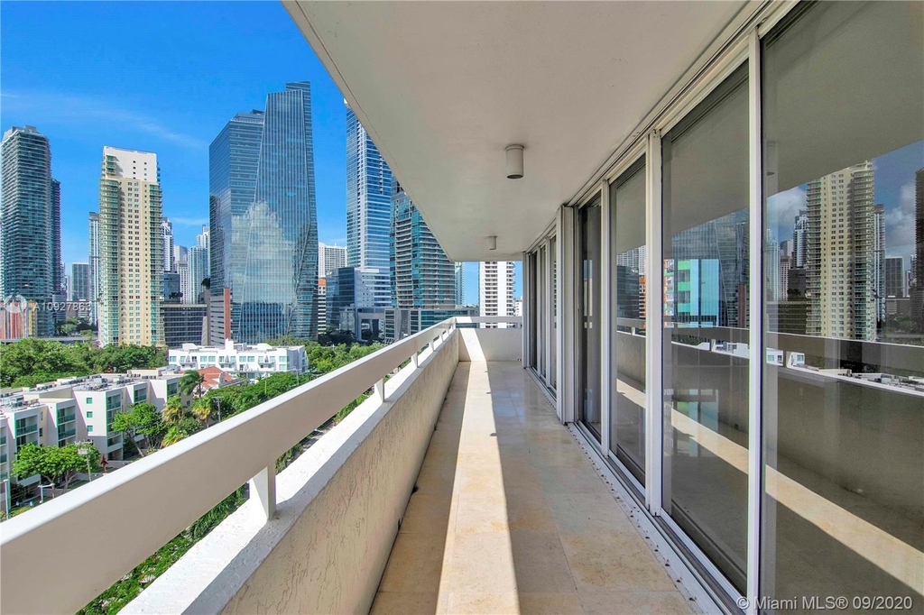 1627 Brickell Ave - Photo 9