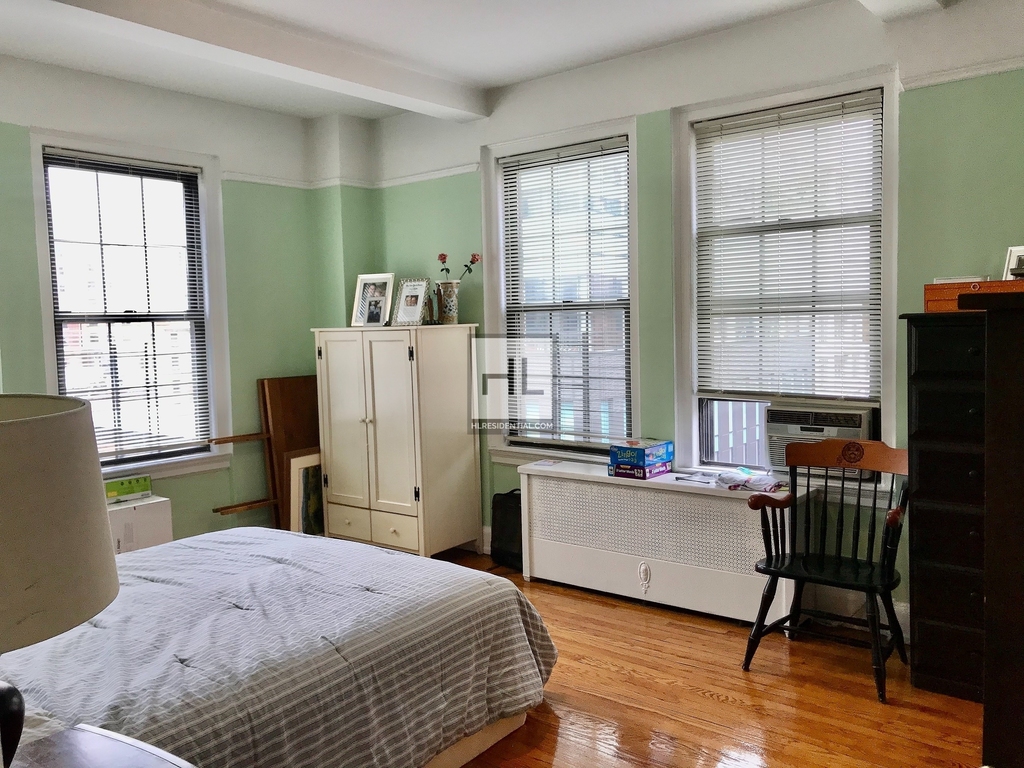 341 Amsterdam Avenue - Photo 9