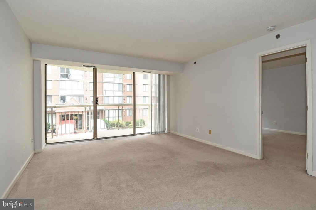 1200 Braddock Pl #206 - Photo 2