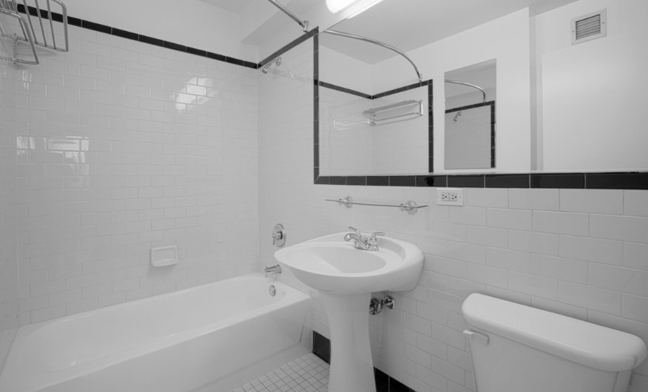 420 West 42nd Street - Photo 3