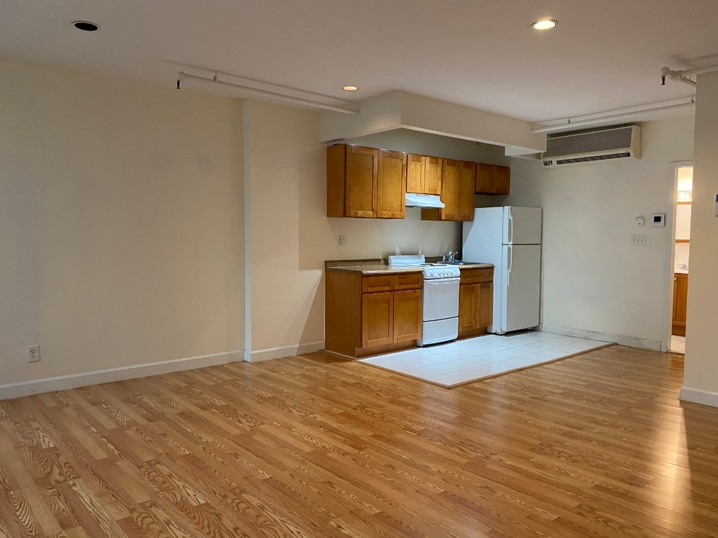 463 Lexington Avenue - Photo 3