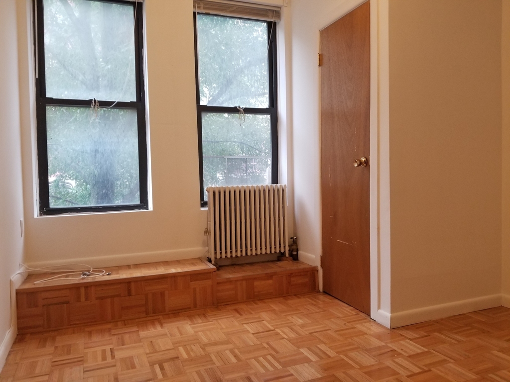 324 East 19th Street - Photo 5