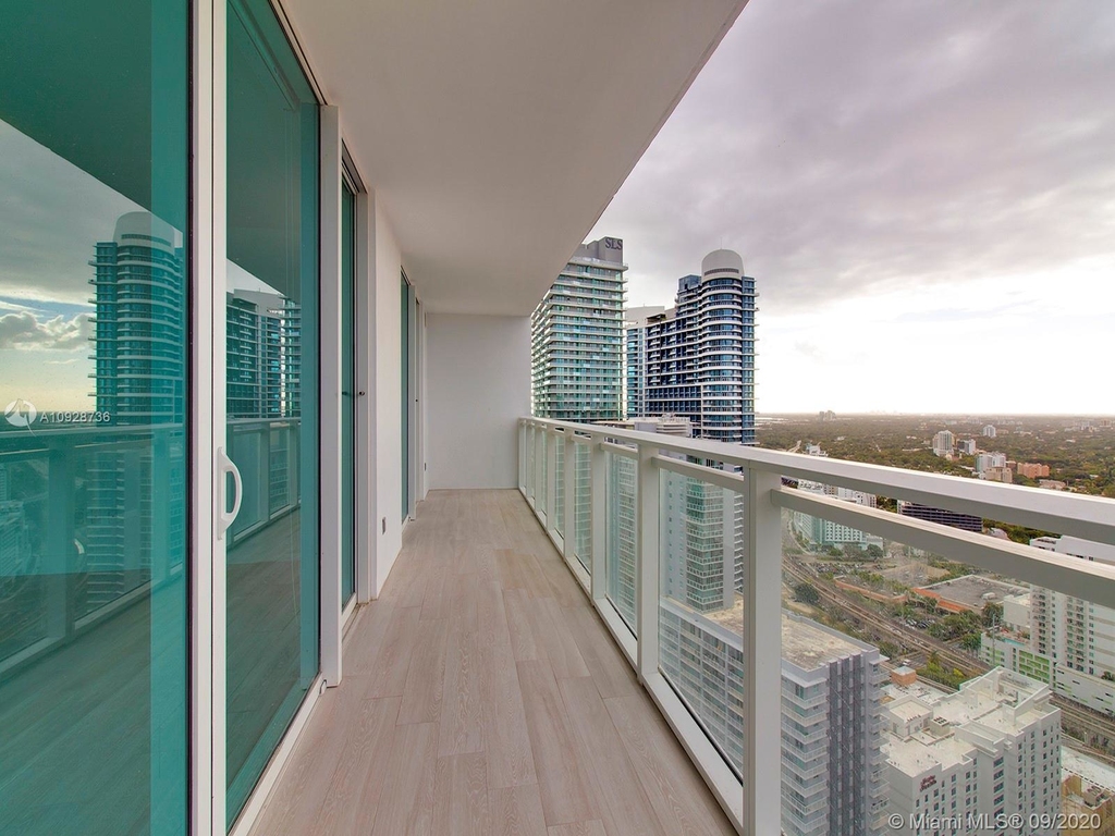 1080 Brickell Ave - Photo 4