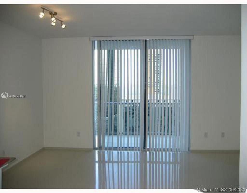 1050 Brickell Ave - Photo 3