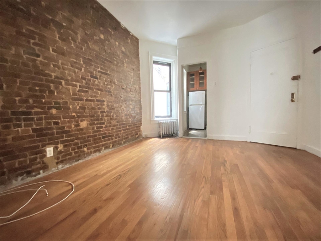 1515 Lexington Ave - Photo 3