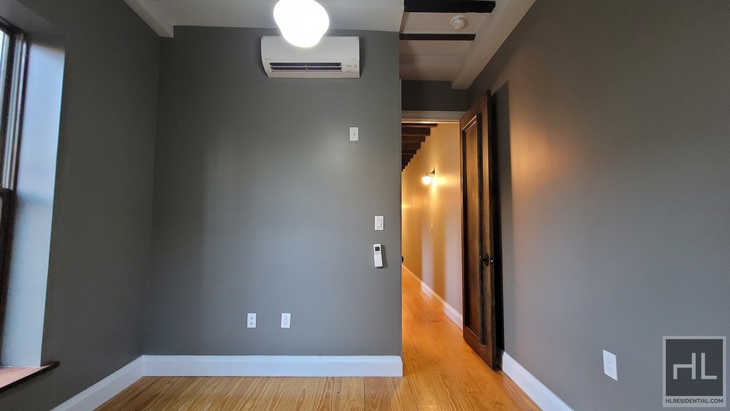 129 Putnam Avenue - Photo 12