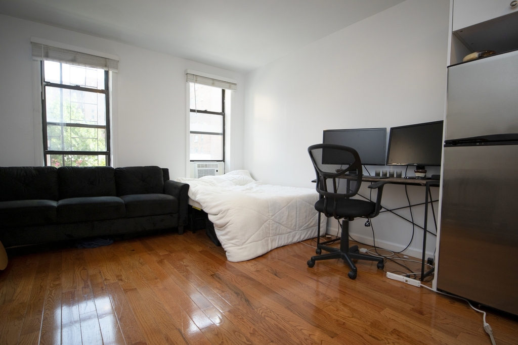 424 East 14th Street - Photo 0