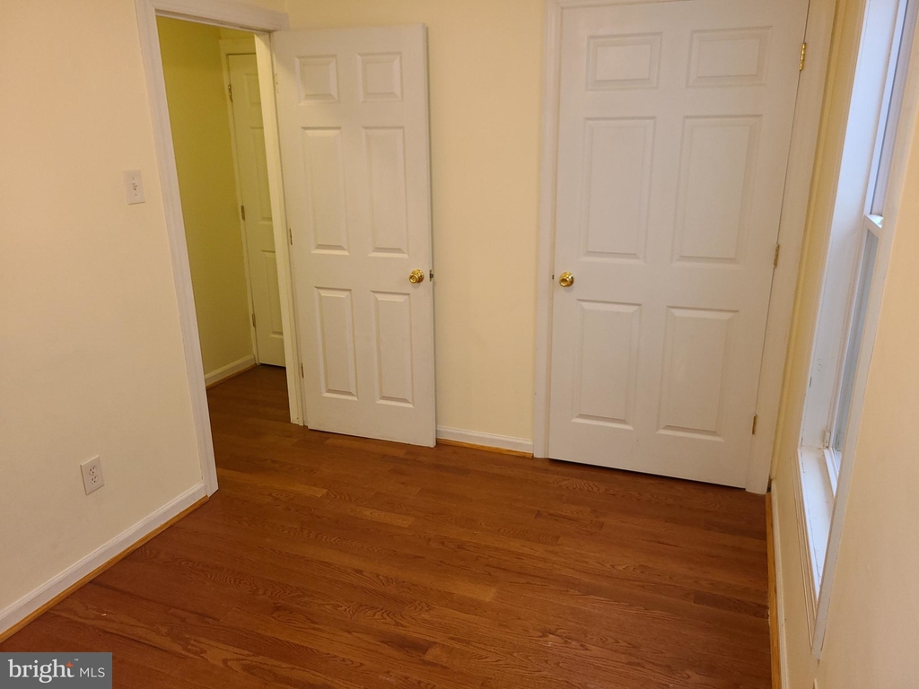 2909 W Girard Avenue - Photo 15