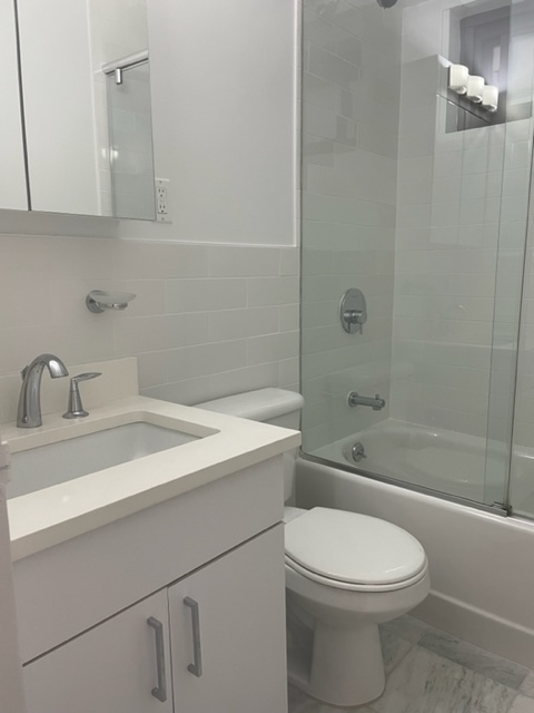 East 89th Street - Photo 12
