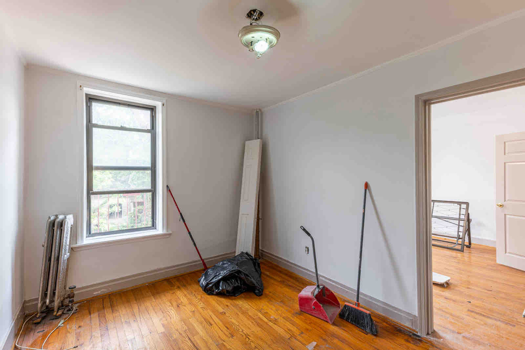 1141 Bergen St . - Photo 8