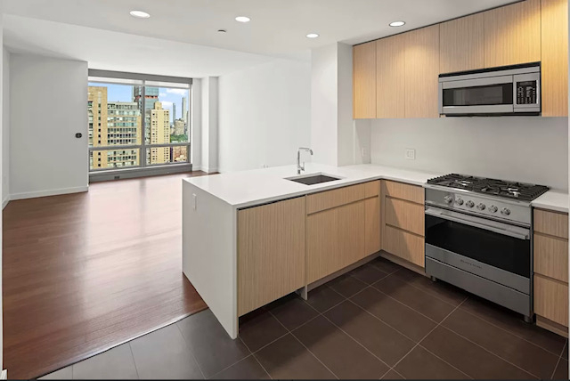 West 67th street - Photo 0