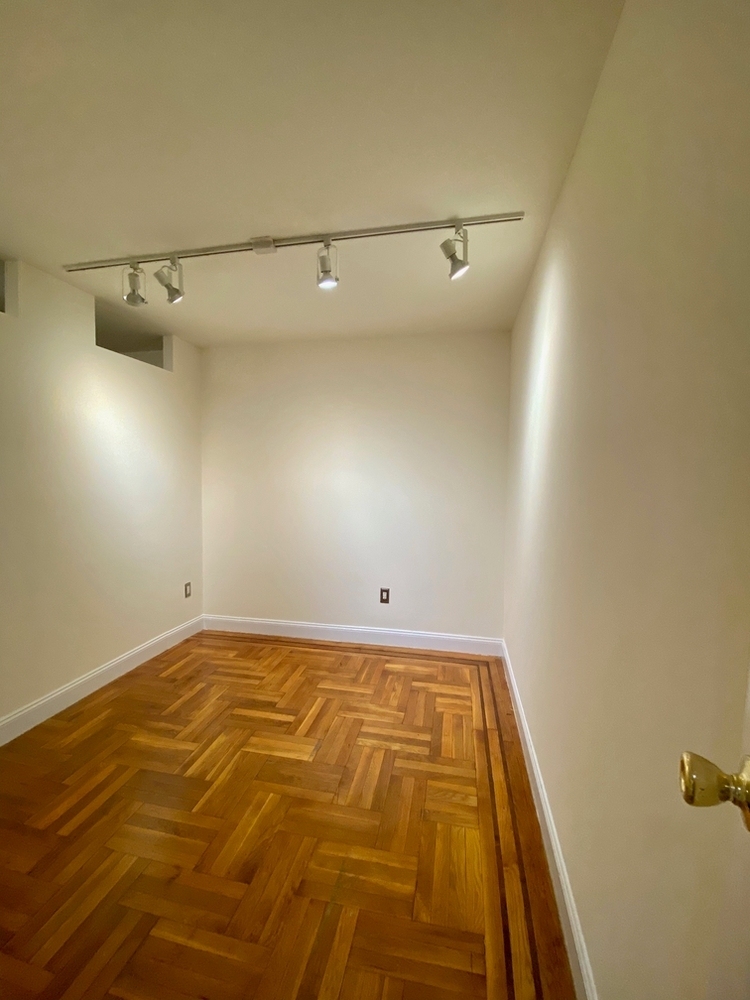 56 West 65th Street & Broadway  - Photo 4