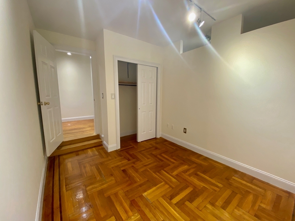 56 West 65th Street & Broadway  - Photo 5