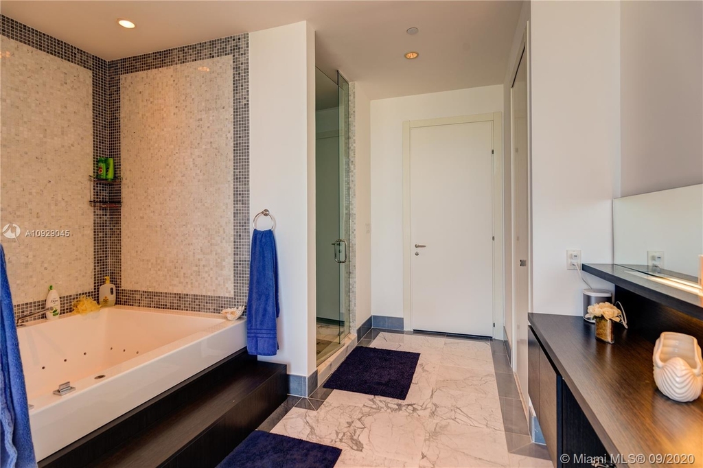 200 Biscayne Boulevard Way - Photo 20