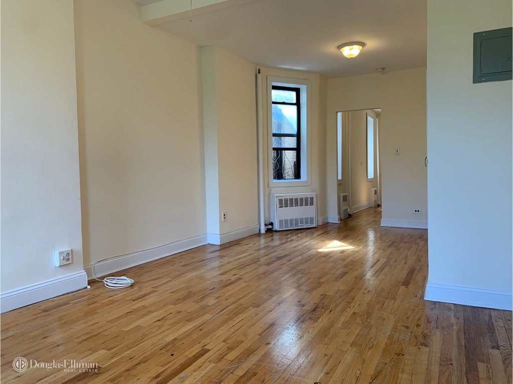 301 Tenth Avenue - Photo 1