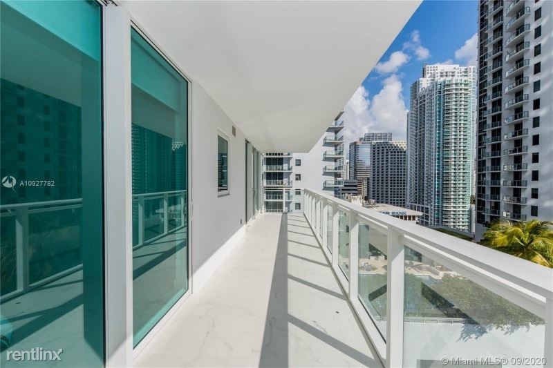 1080 Brickell Ave - Photo 15