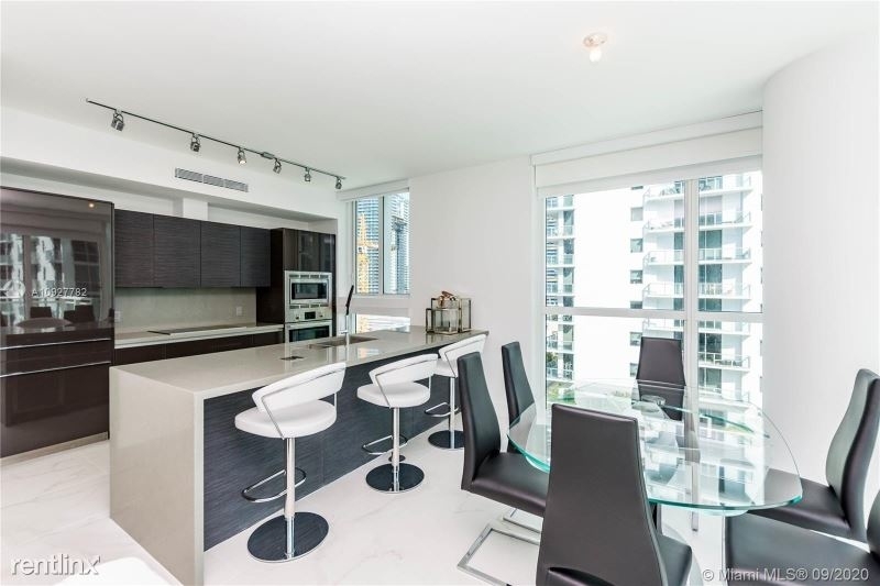 1080 Brickell Ave - Photo 2