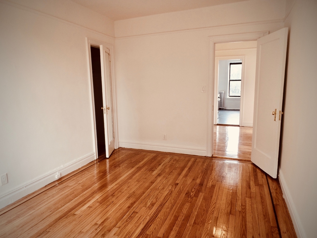 815 East 14th Street - Photo 4