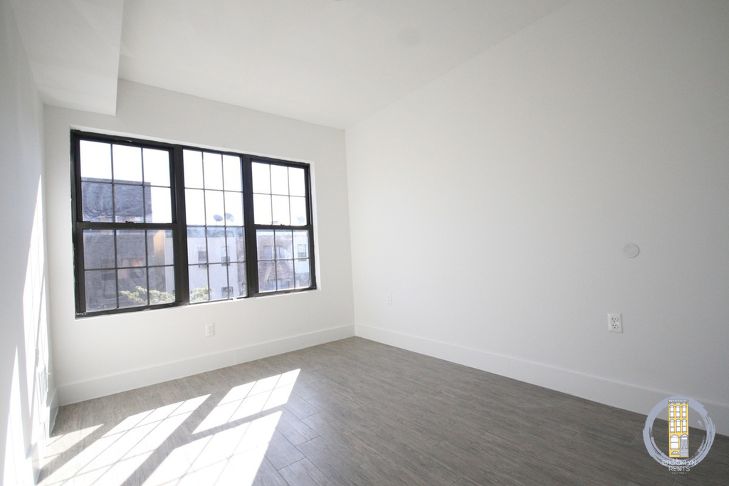 955 Lafayette Avenue - Photo 8