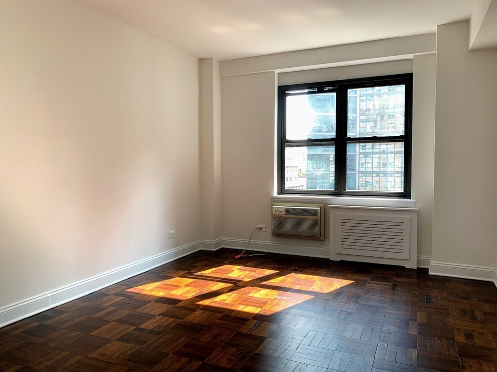 157 East 57th Street - Photo 3