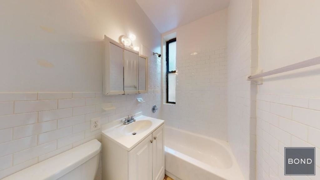 139 West 28th Street - Photo 4