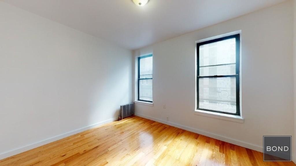 139 West 28th Street - Photo 3