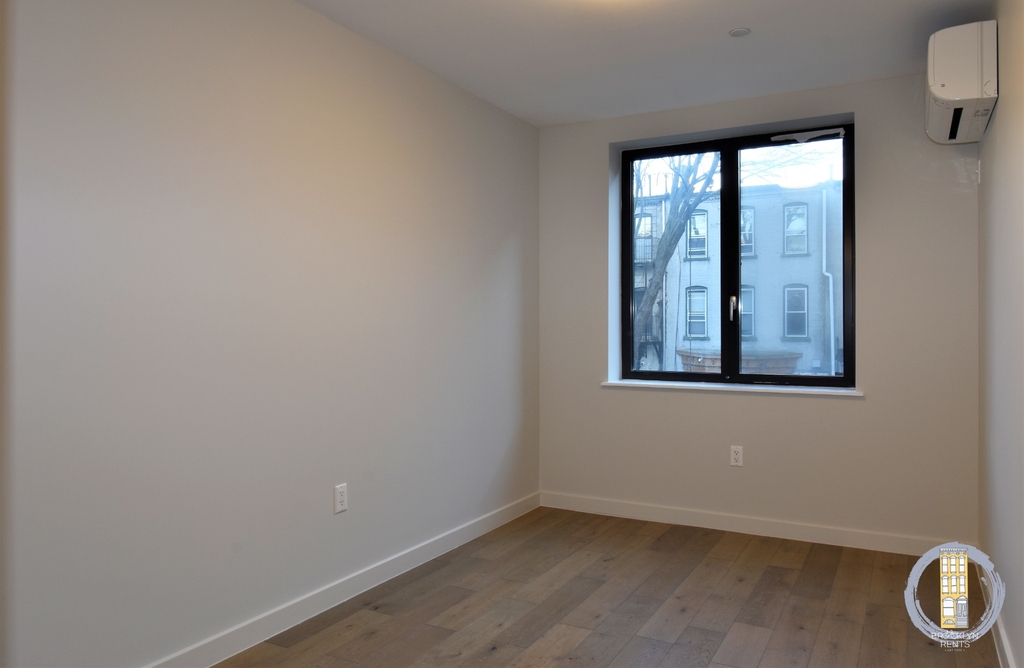 1332 Bergen Street - Photo 5