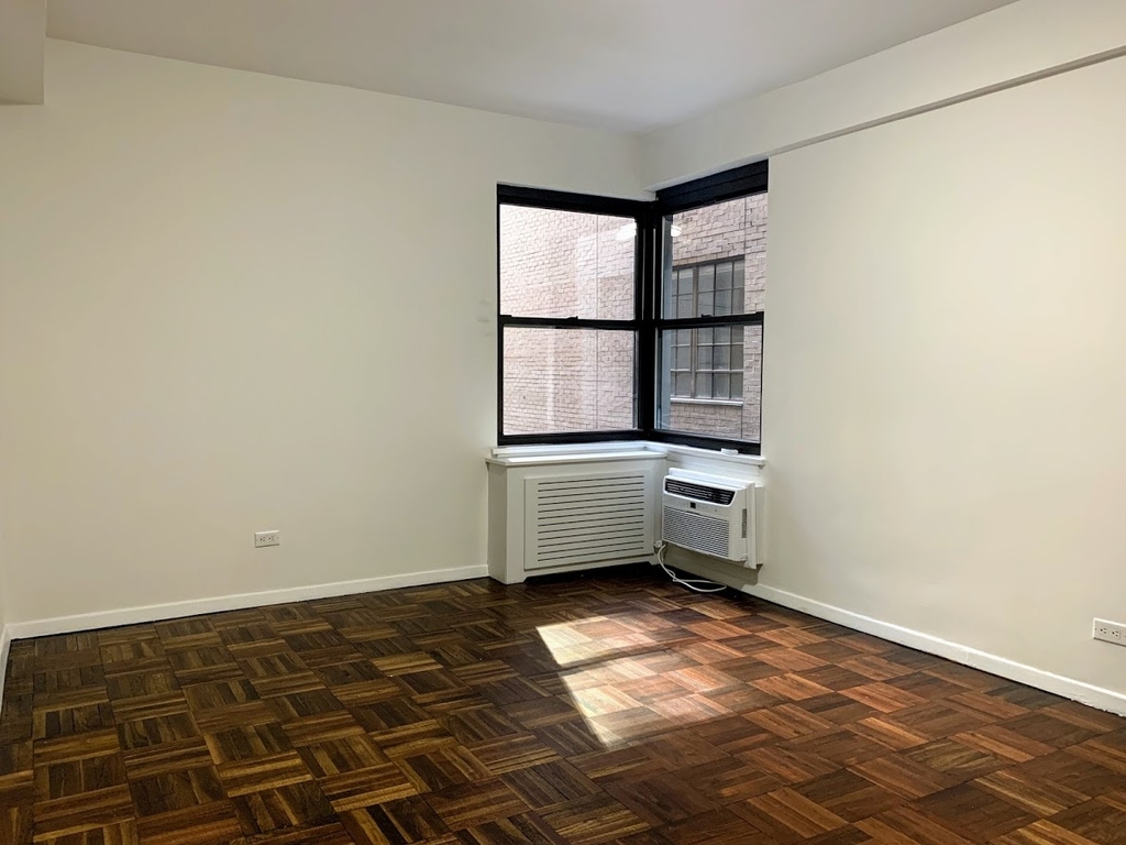 157 East 57th Street - Photo 4