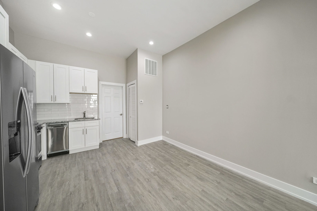 3856 West Diversey Avenue - Photo 10