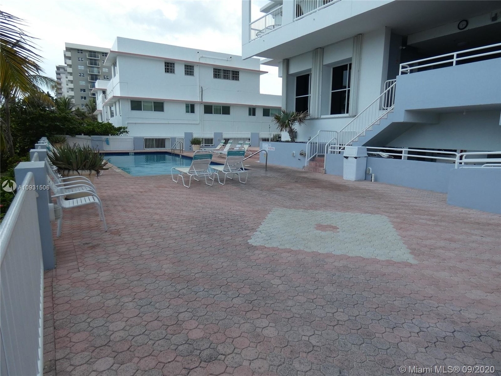 9341 Collins Ave - Photo 25