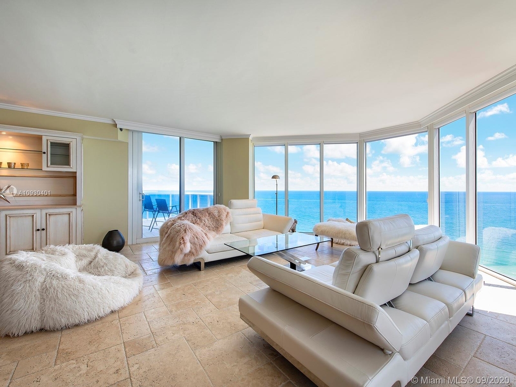 19111 Collins Ave - Photo 2